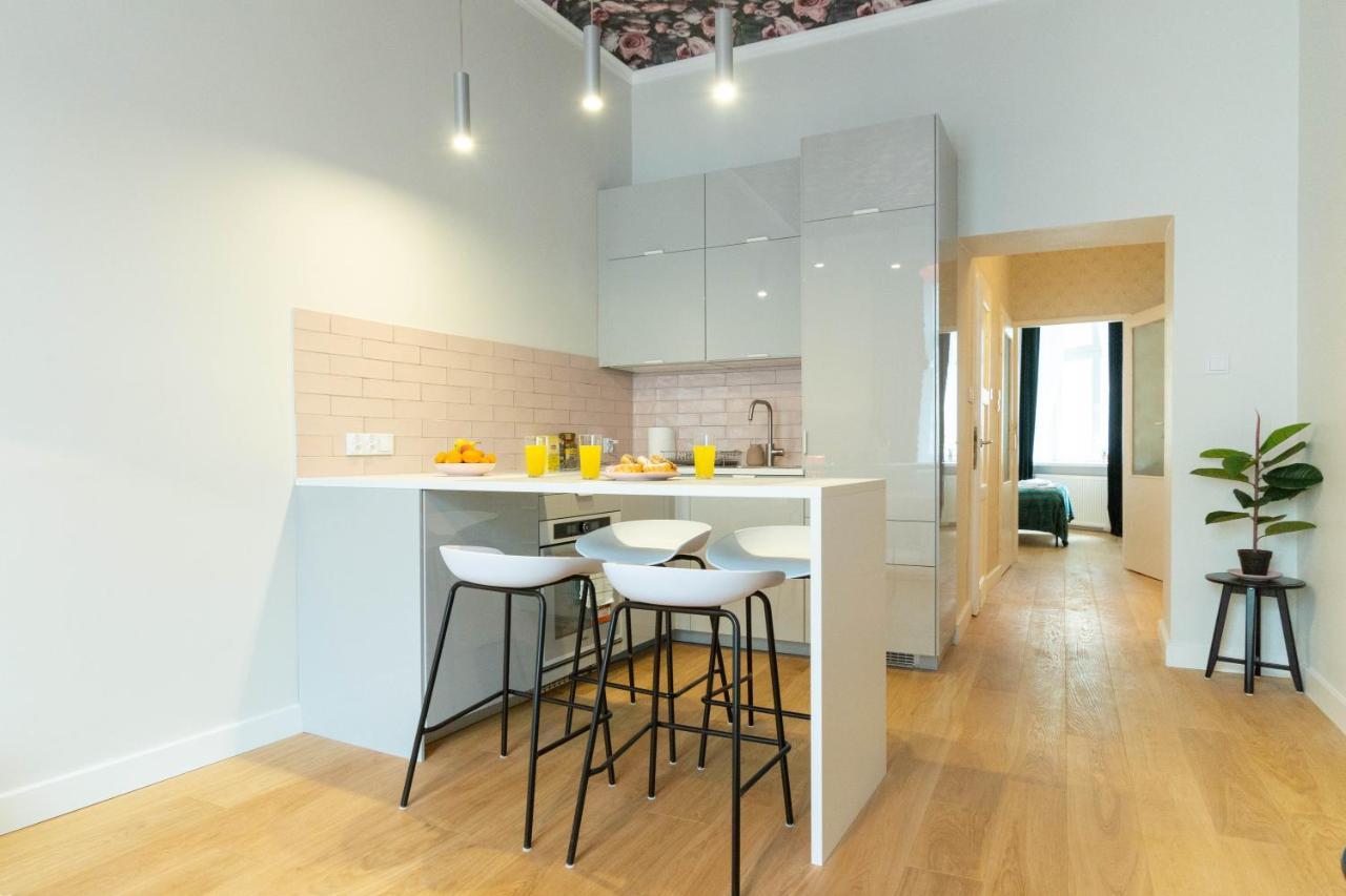 Glamorous And Brand New 2 Bedroom Краков Экстерьер фото