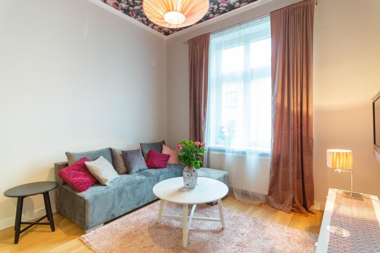 Glamorous And Brand New 2 Bedroom Краков Экстерьер фото