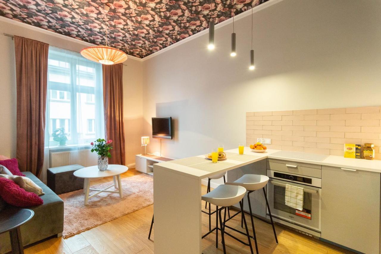 Glamorous And Brand New 2 Bedroom Краков Экстерьер фото